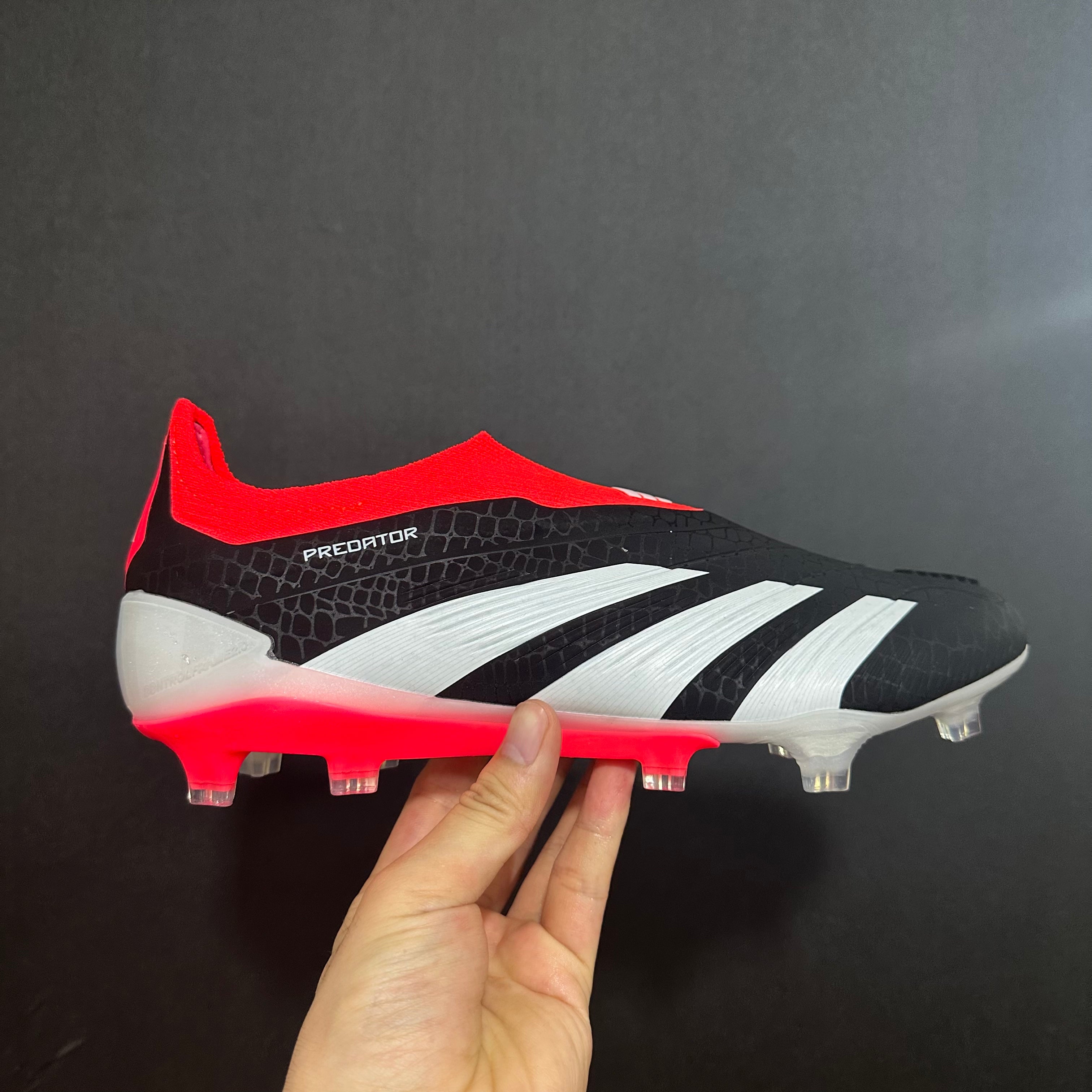 Crampons Élites Adidas Predator Laceless