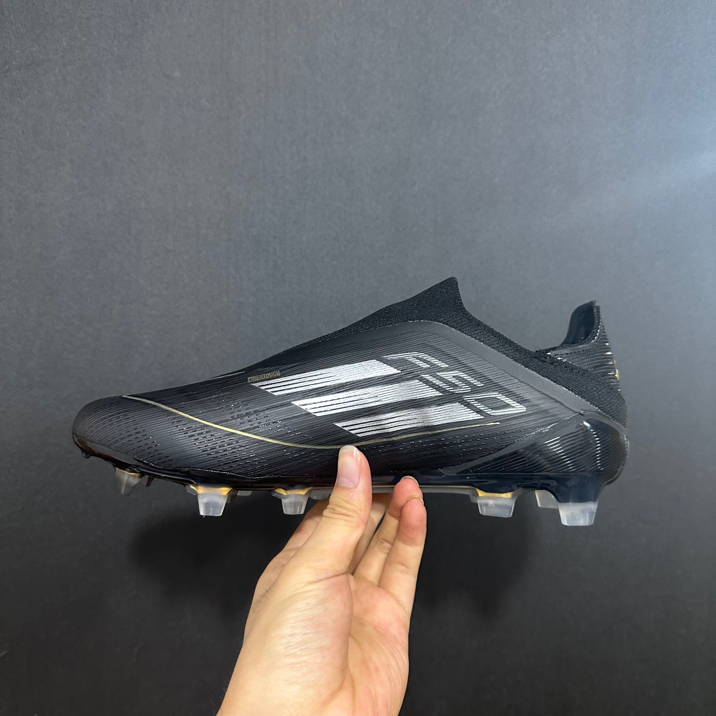 Crampons Élites Adidas F50