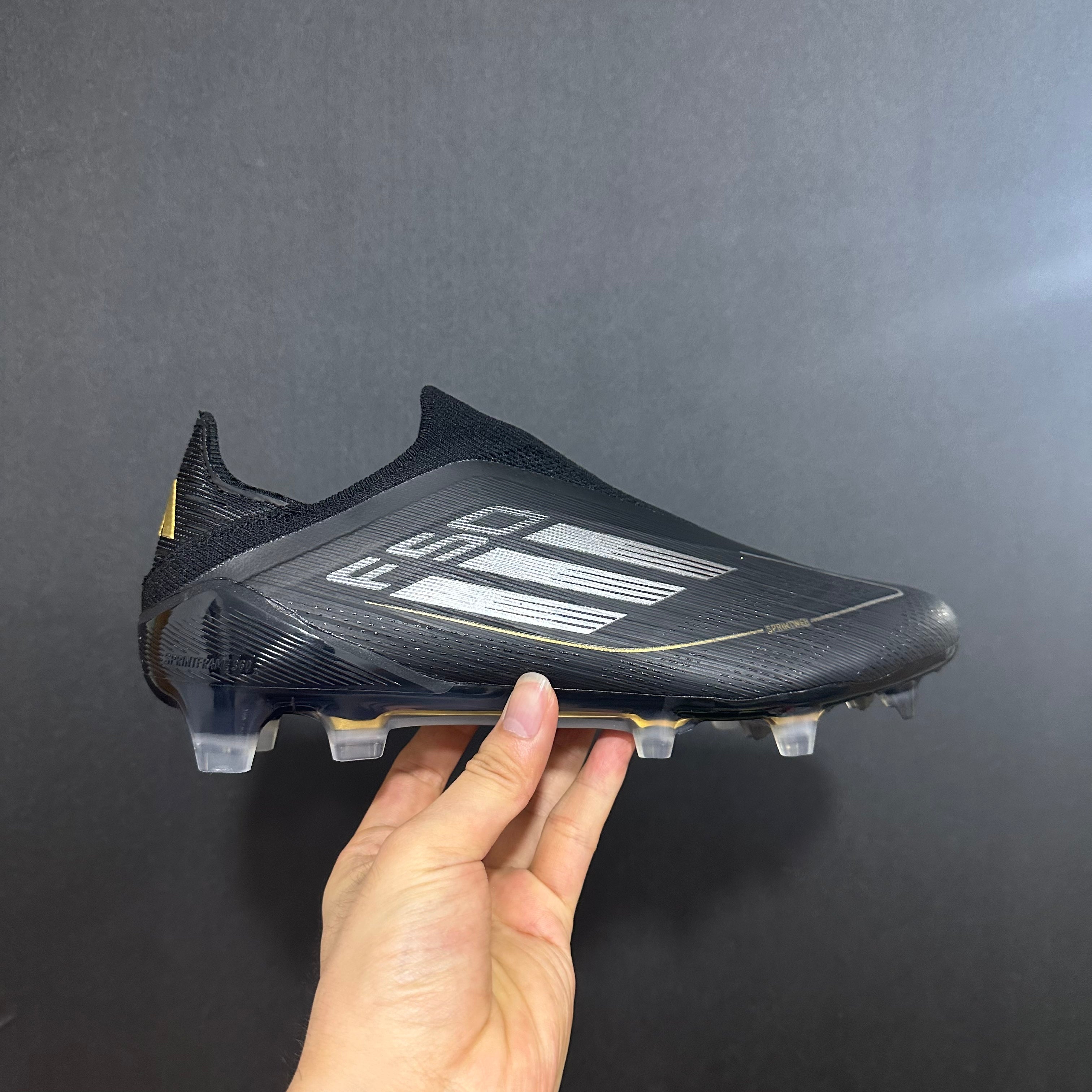 Crampons Élites Adidas F50